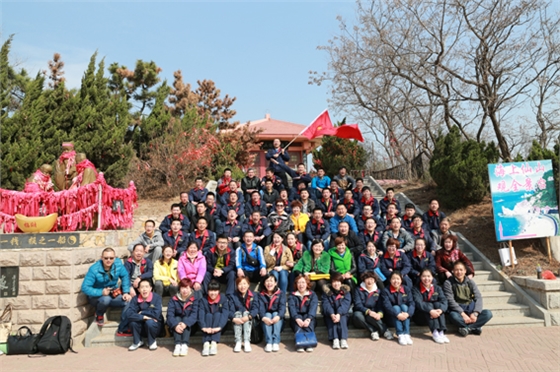 煙臺(tái)華順油氣潤(rùn)滑司慶之長(zhǎng)島旅游集體合影