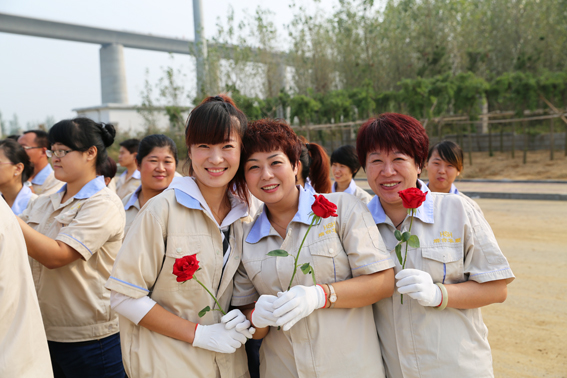 煙臺(tái)華順油氣潤滑之美女如云