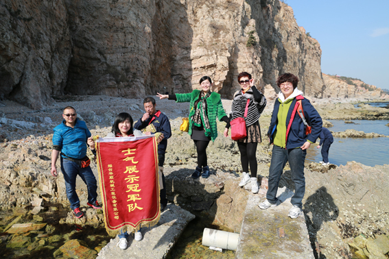 煙臺(tái)華順油氣潤(rùn)滑司慶之長(zhǎng)島旅游集體合影