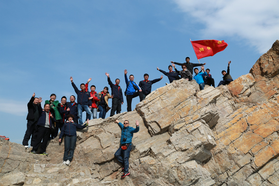 煙臺華順油氣潤滑司慶之長島旅游集體合影 煙臺華順油氣潤滑司慶之長島旅游集體合影