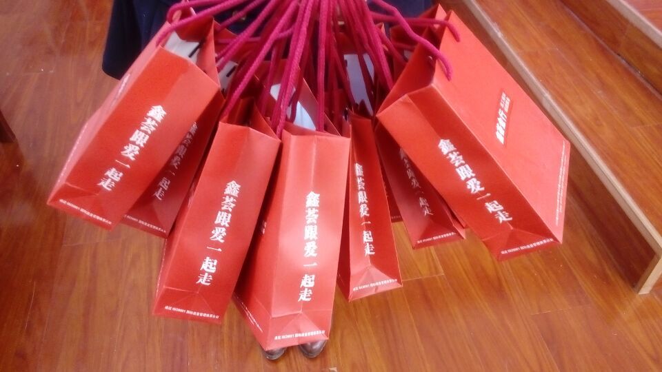 煙臺華順油氣潤滑設備不僅能用于滾動軸承和滑動軸承，還在齒輪尤其是大型開式齒輪、蝸輪蝸桿、滑動面、機車輪緣及軌道、鏈條等傳動件獲得了廣泛應用